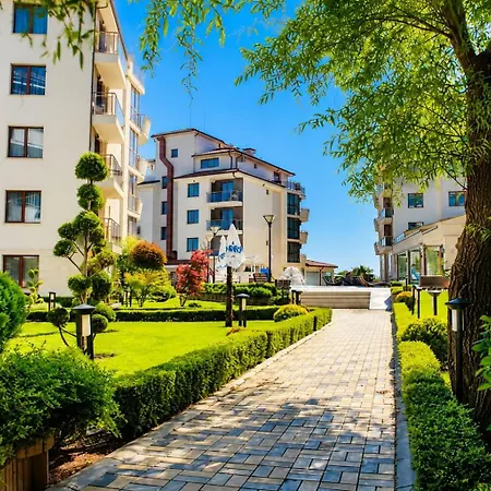 Boutique 1br | Long Sea View Next To The Апартаменти