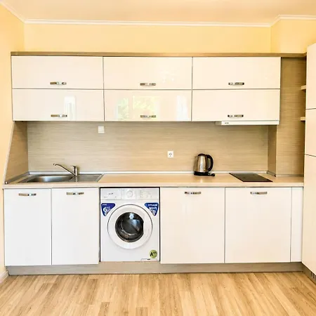 Boutique 1br | Long Sea View Next To The Apartment Shkorpilovtsi